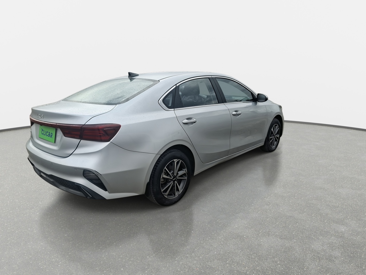 KIA Cerato — foto 8 de 31