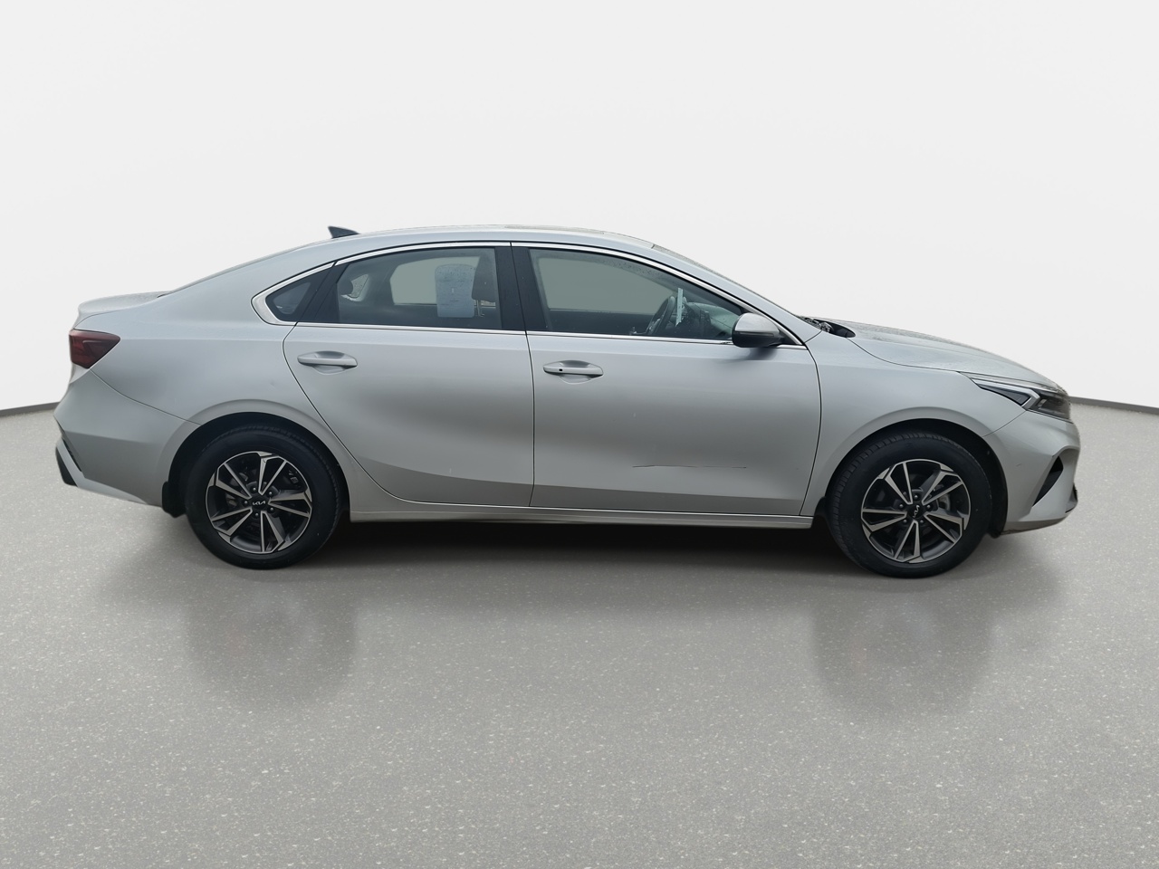 KIA Cerato — foto 9 de 31