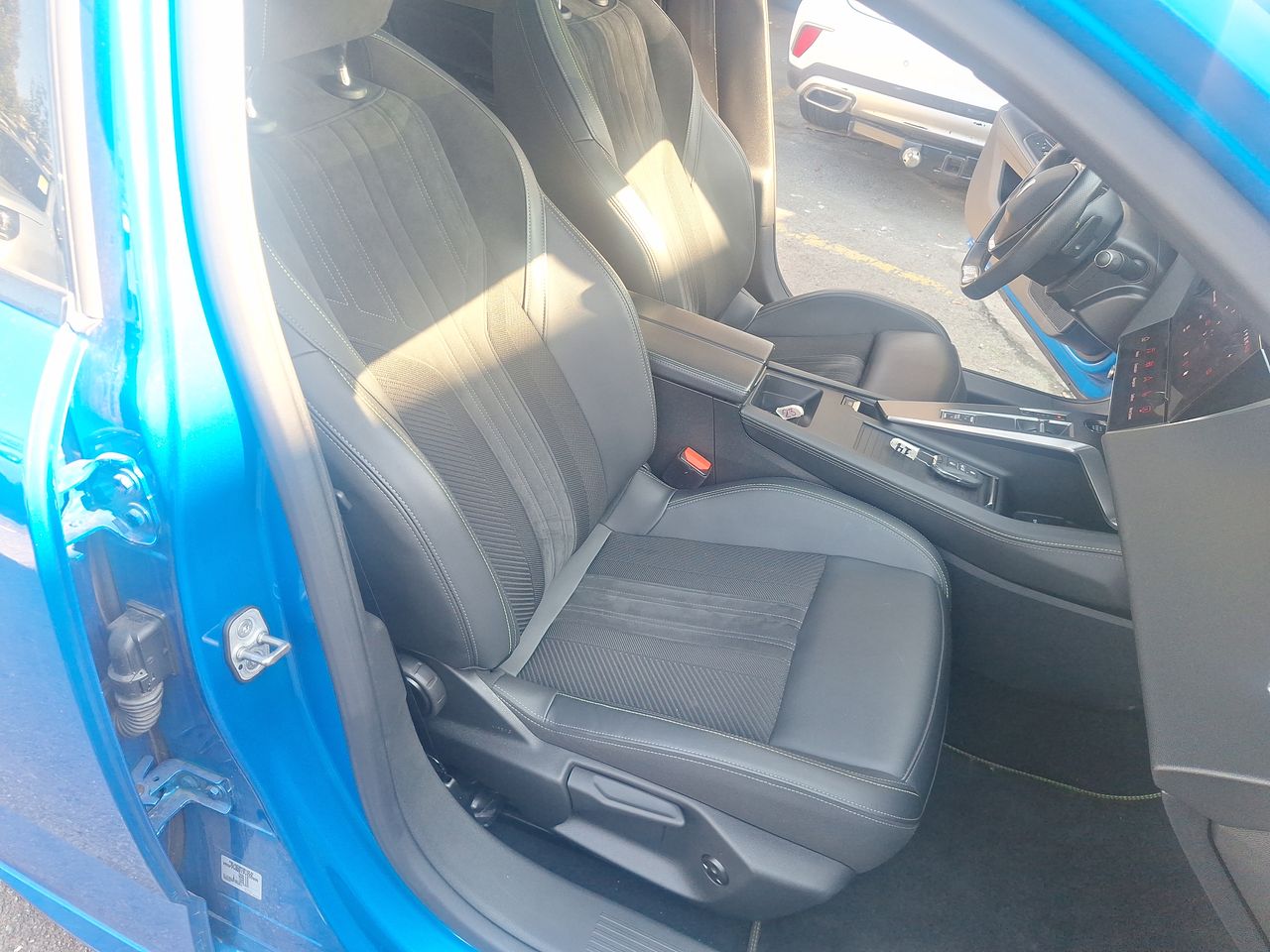 PEUGEOT - 27