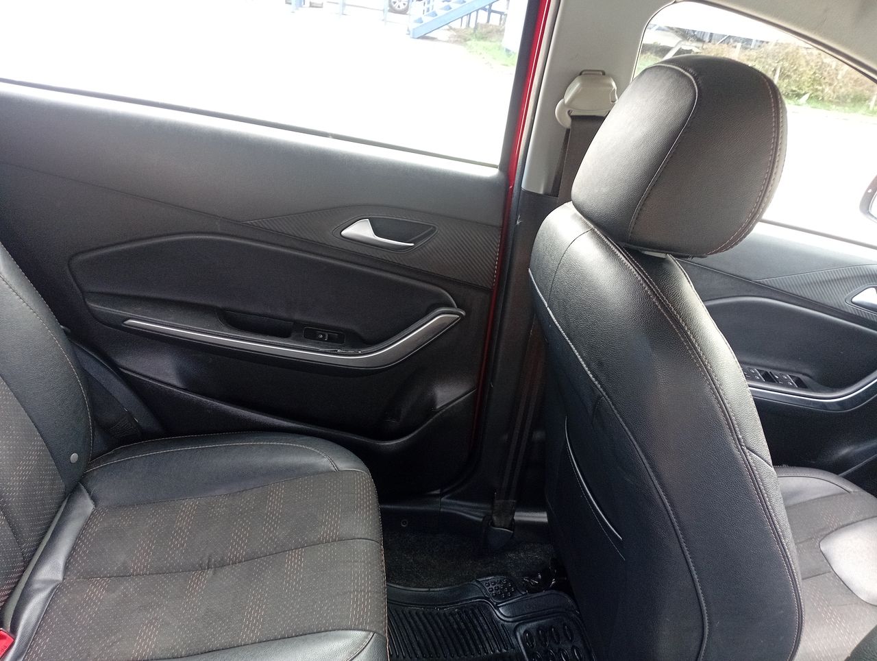 Chery Tiggo 2 — foto 8 de 19