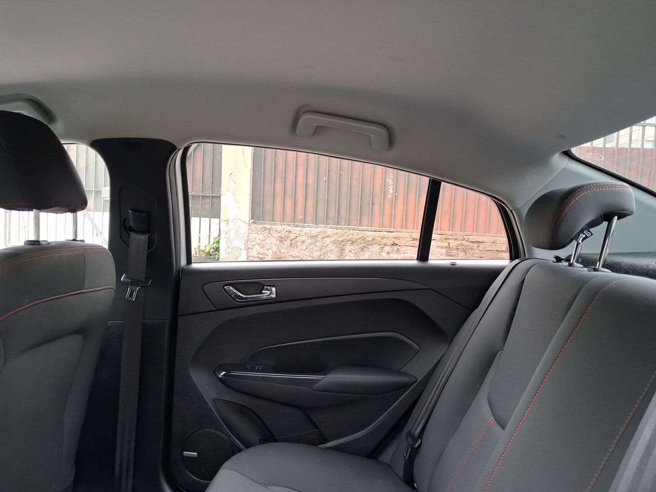 Chery Arrizo 5 — foto 4 de 28