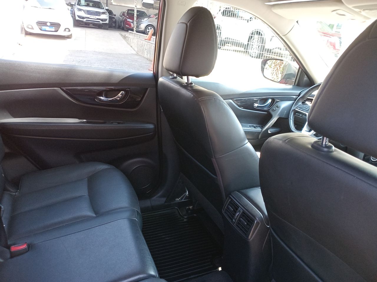 NISSAN - 15
