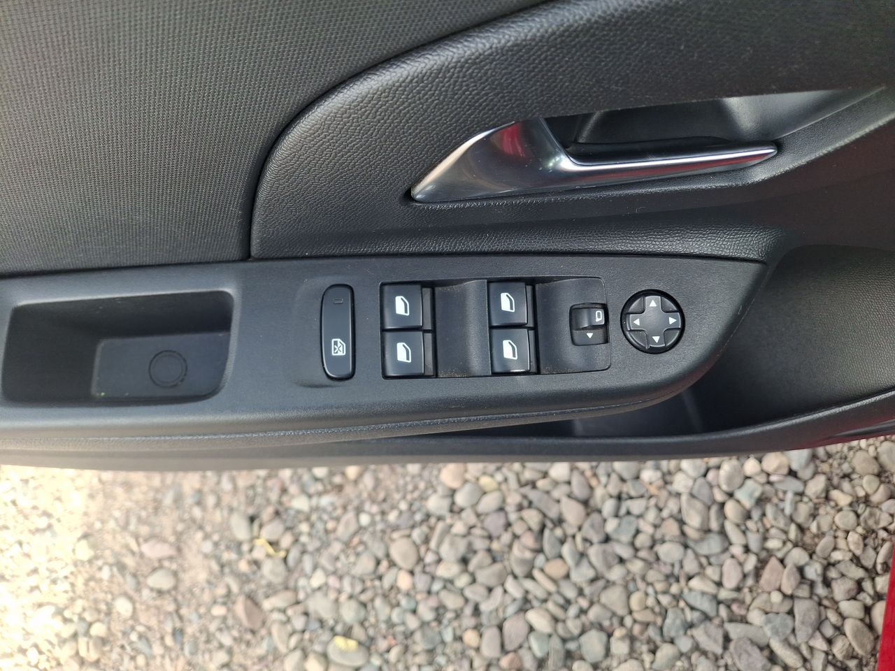 Opel Corsa — foto 15 de 23