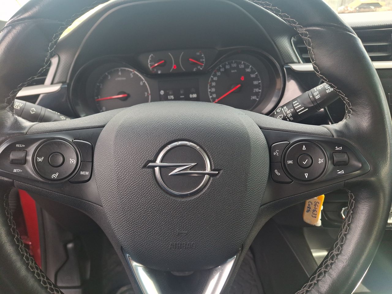 Opel Corsa — foto 17 de 23