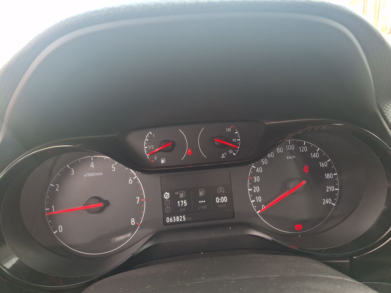 Opel Corsa — foto 18 de 23