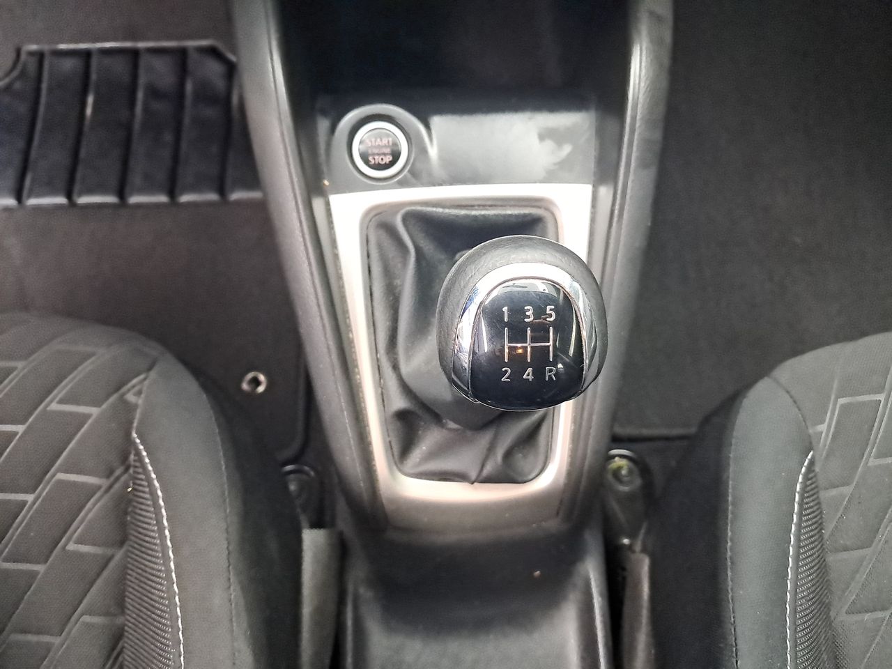 Nissan Kicks — foto 23 de 26
