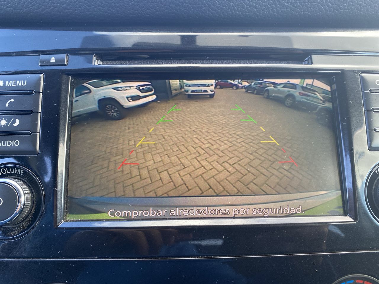Nissan X-Trail — foto 21 de 26