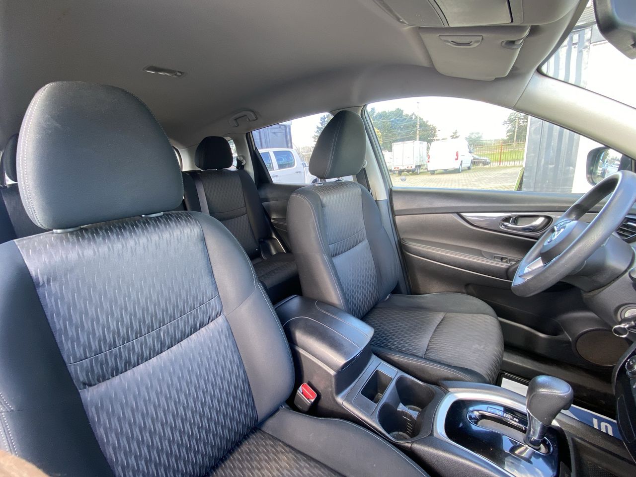 Nissan X-Trail — foto 8 de 26