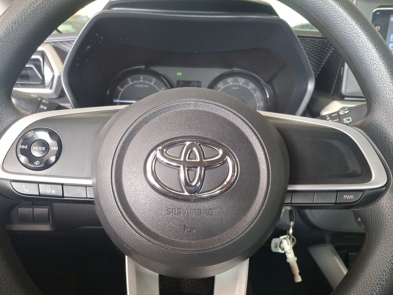 TOYOTA - 24