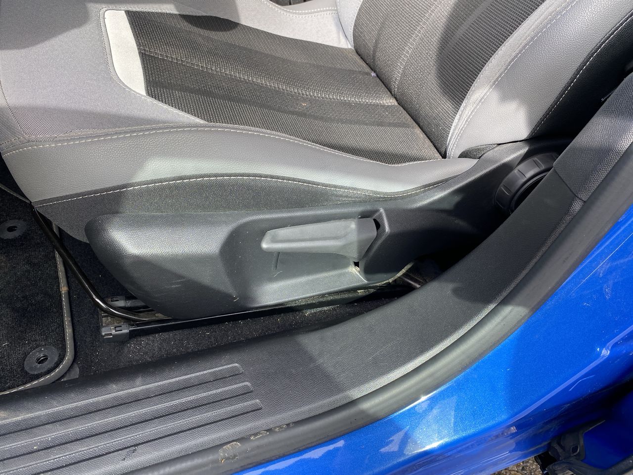 Suzuki Jimny — foto 22 de 33