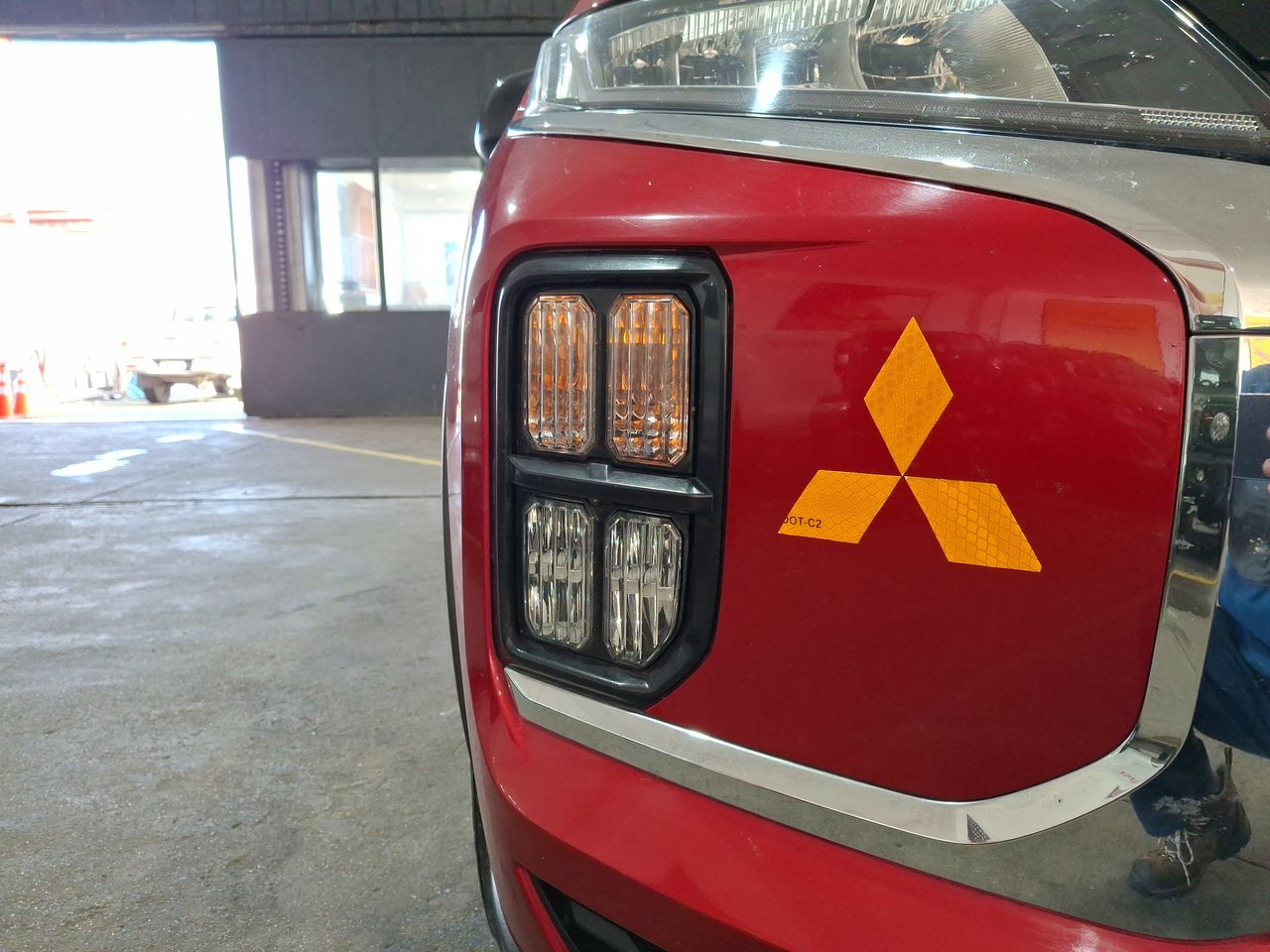 MITSUBISHI - 19