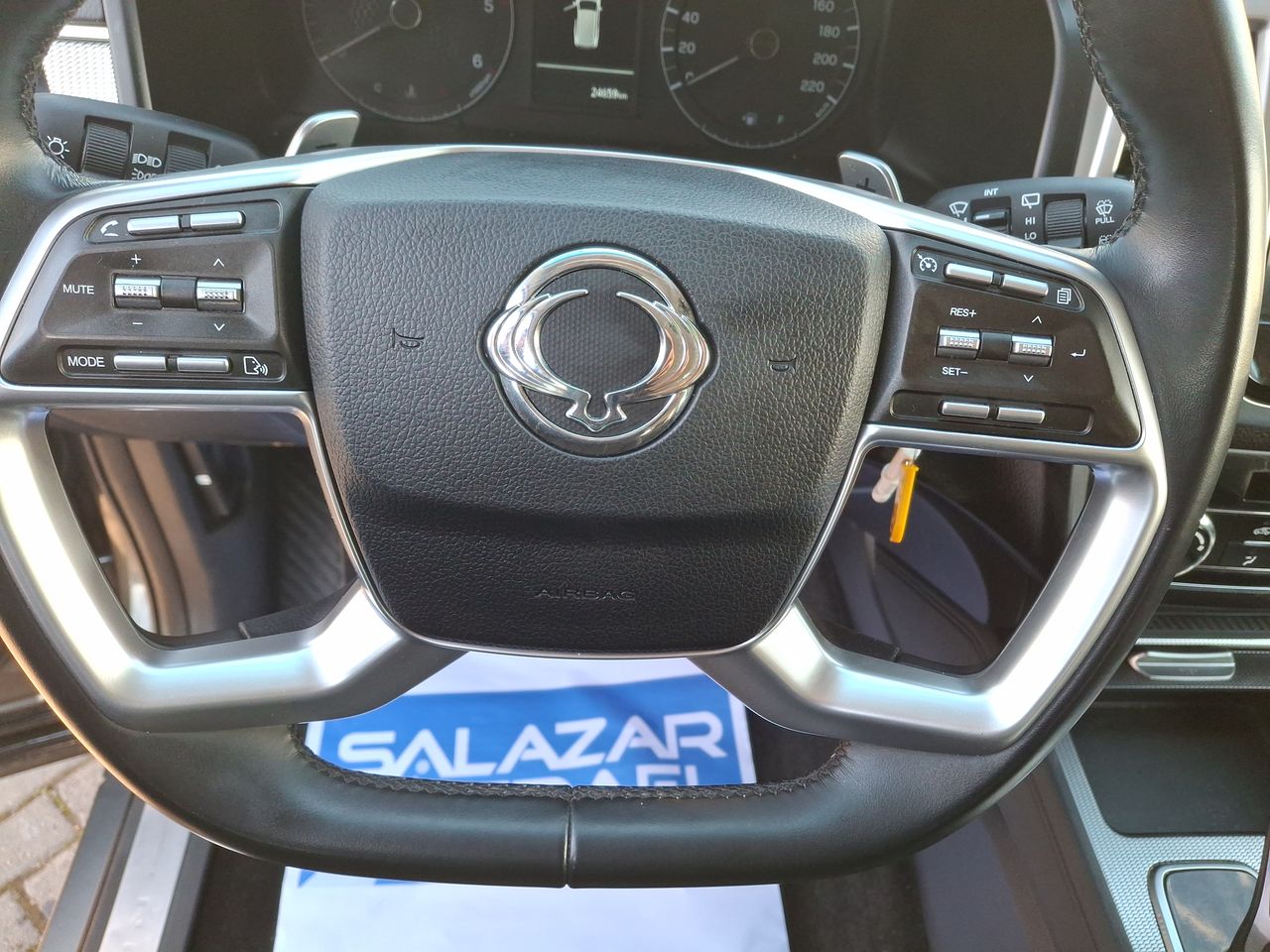 SSANGYONG - 26