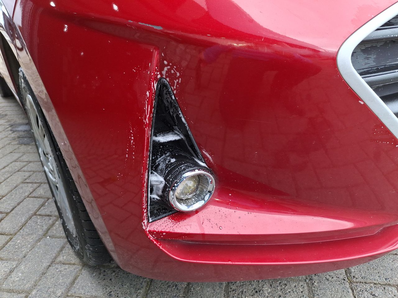 HYUNDAI - 18