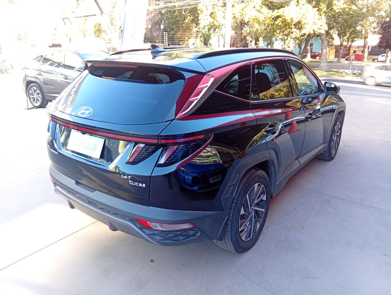 HYUNDAI - 7