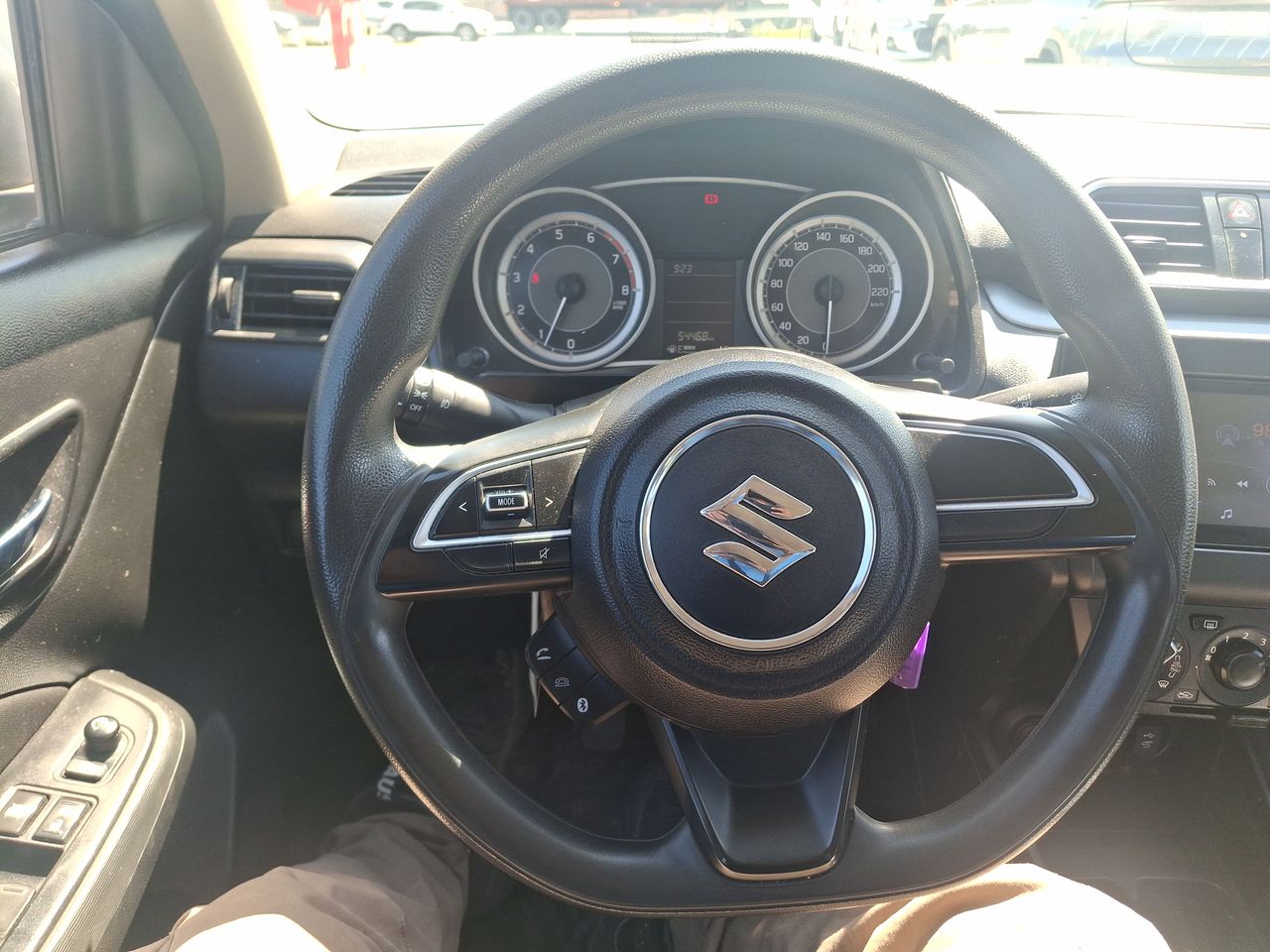 SUZUKI - 23