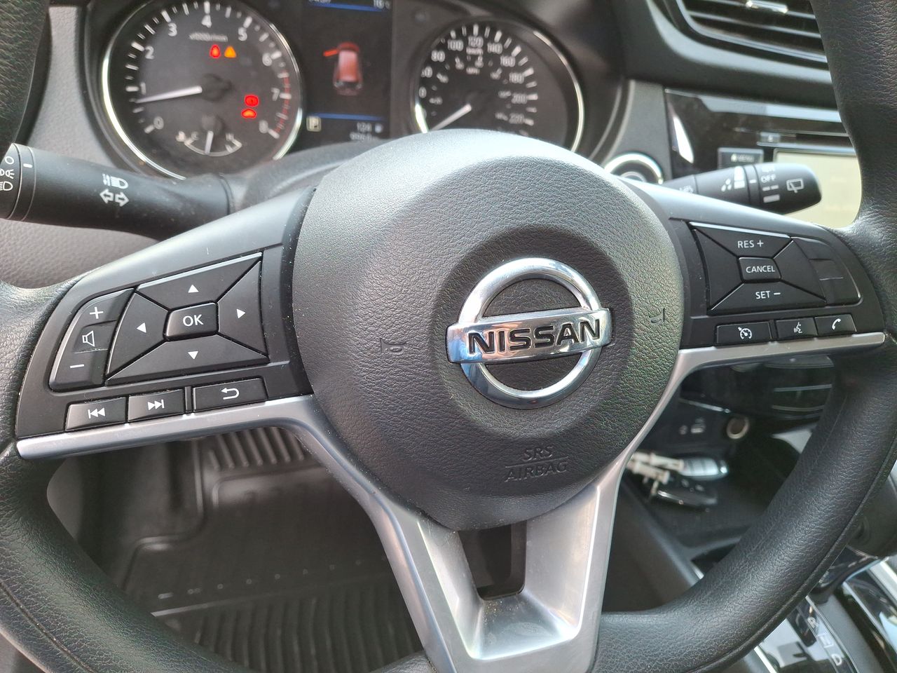 NISSAN - 25