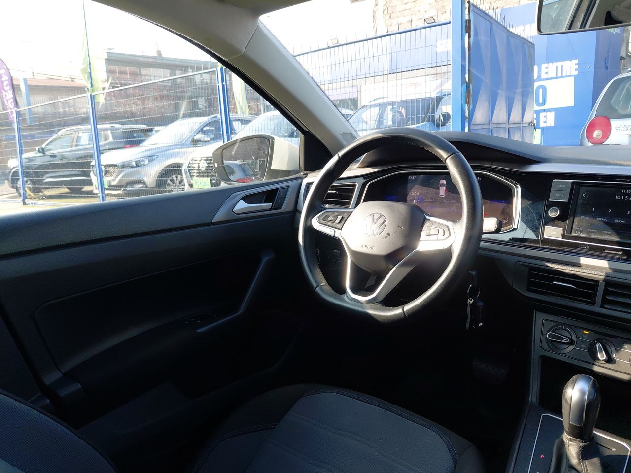 VOLKSWAGEN - 6