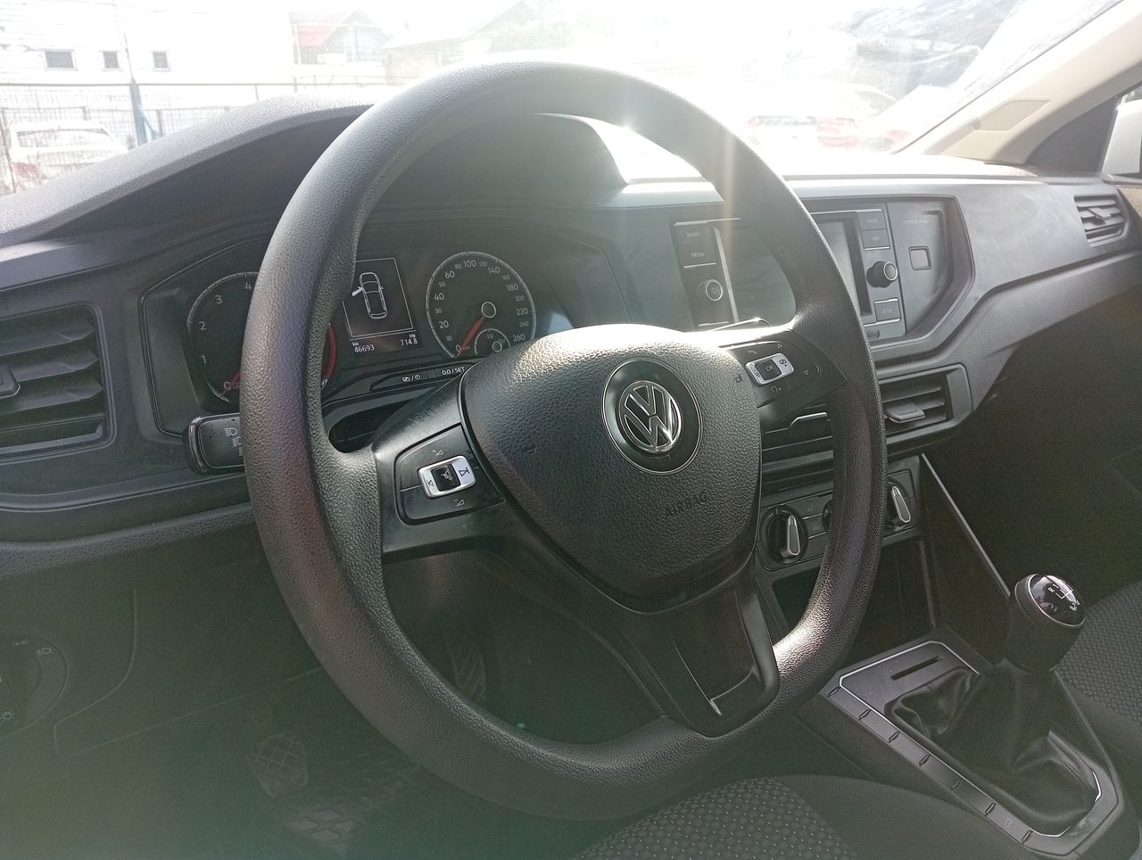 VOLKSWAGEN - 24