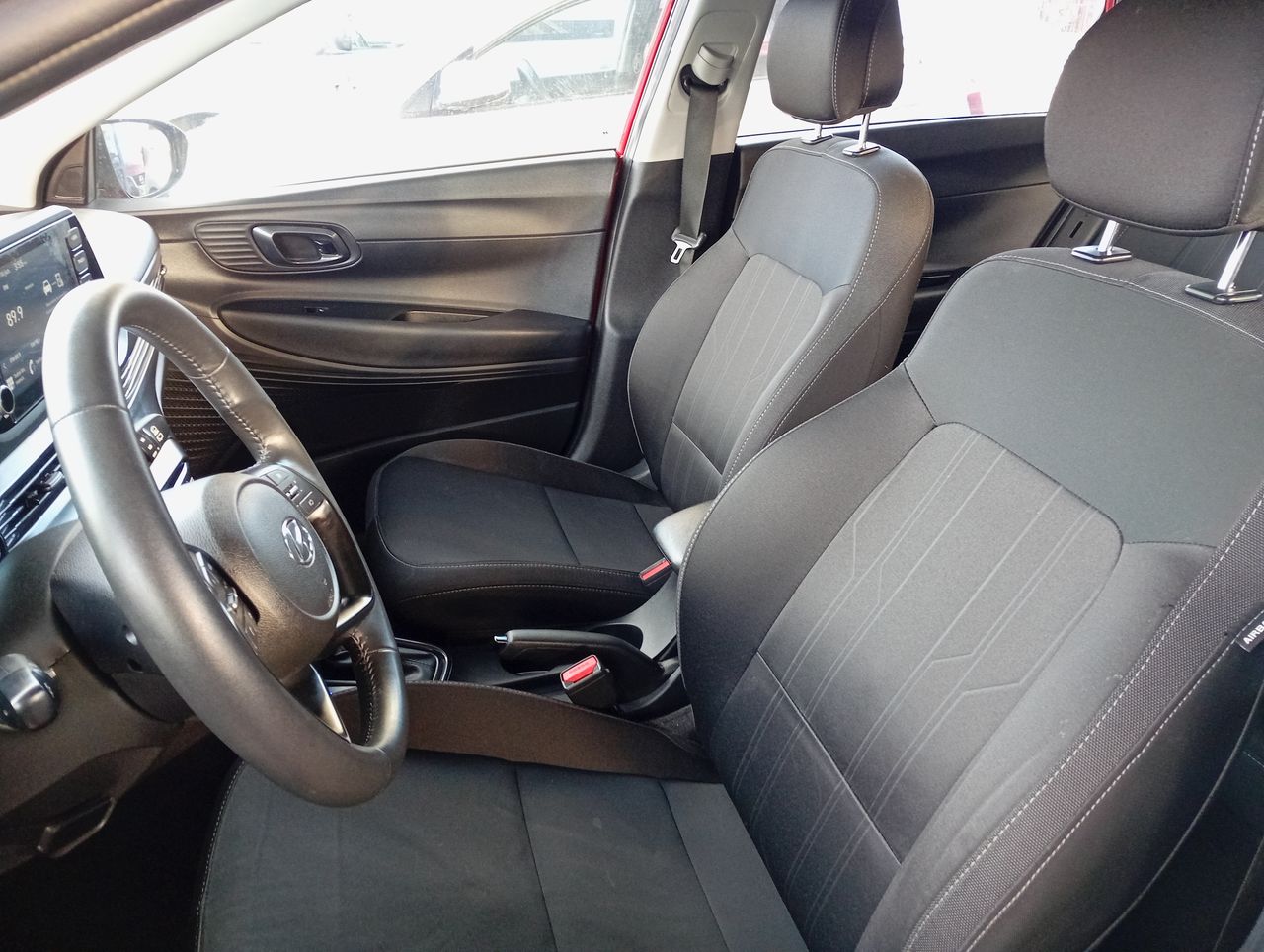 HYUNDAI - 16