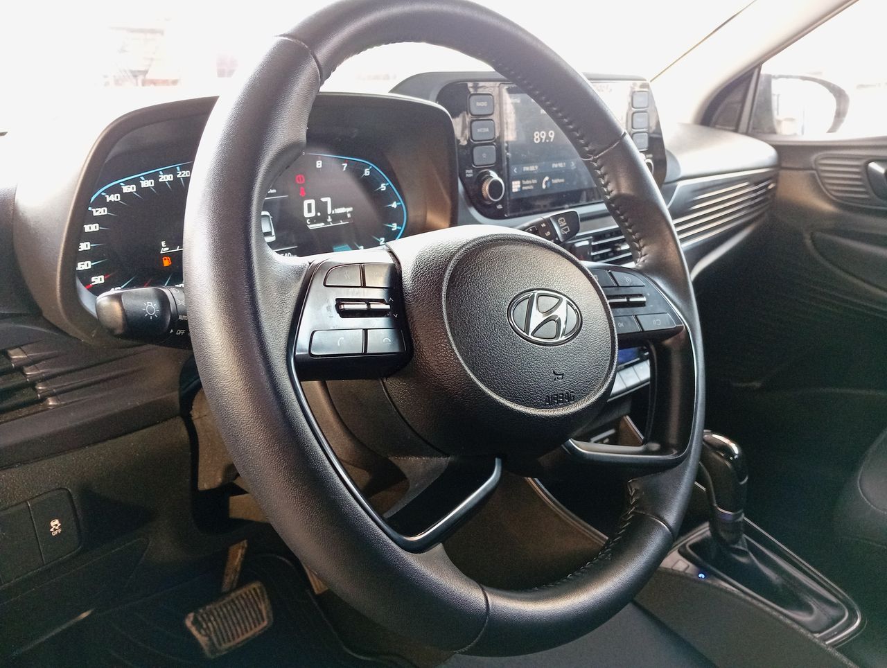 HYUNDAI - 17