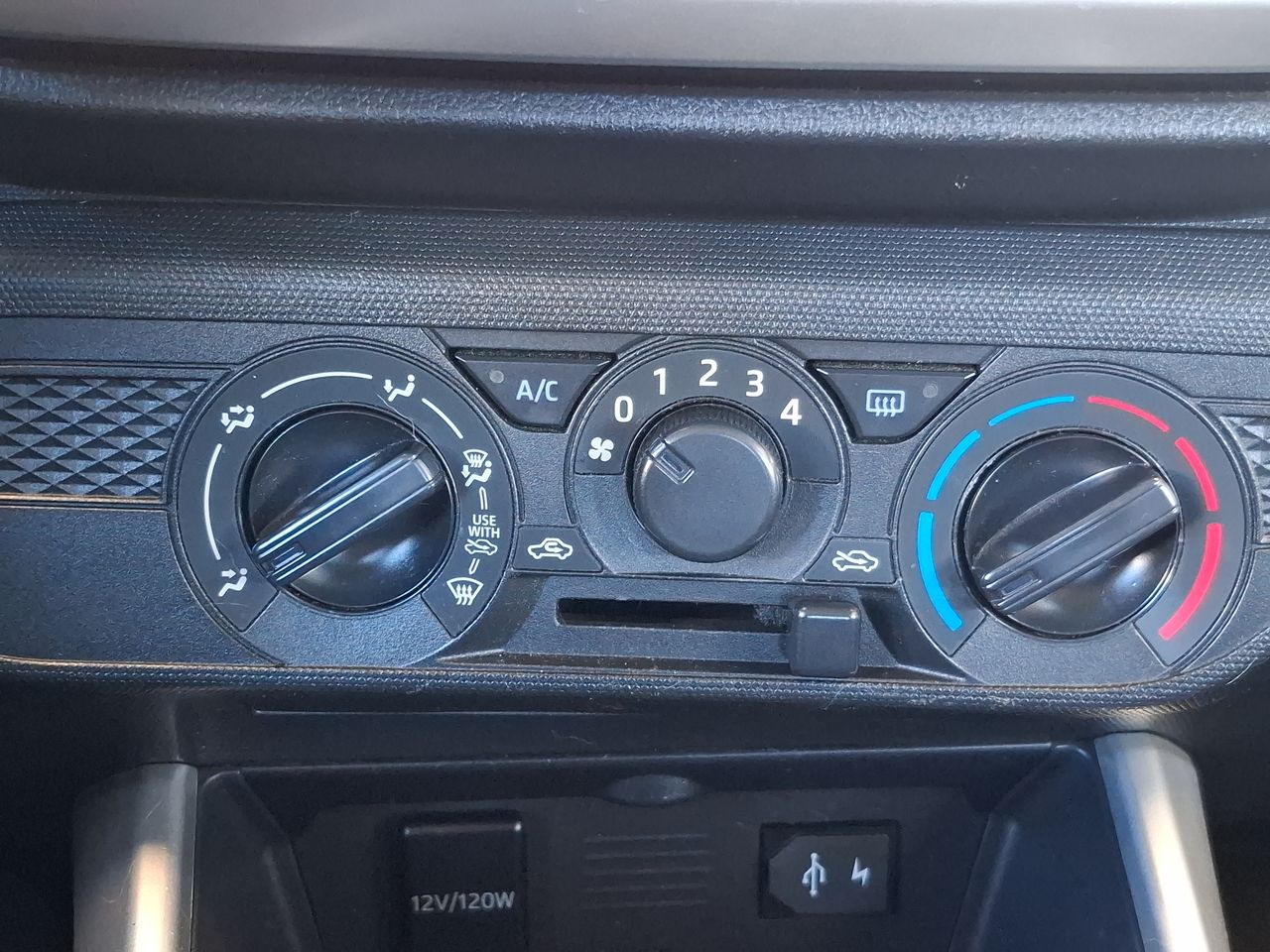 TOYOTA - 30