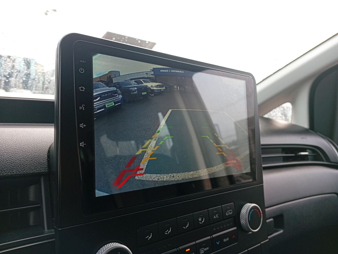 HYUNDAI - 20
