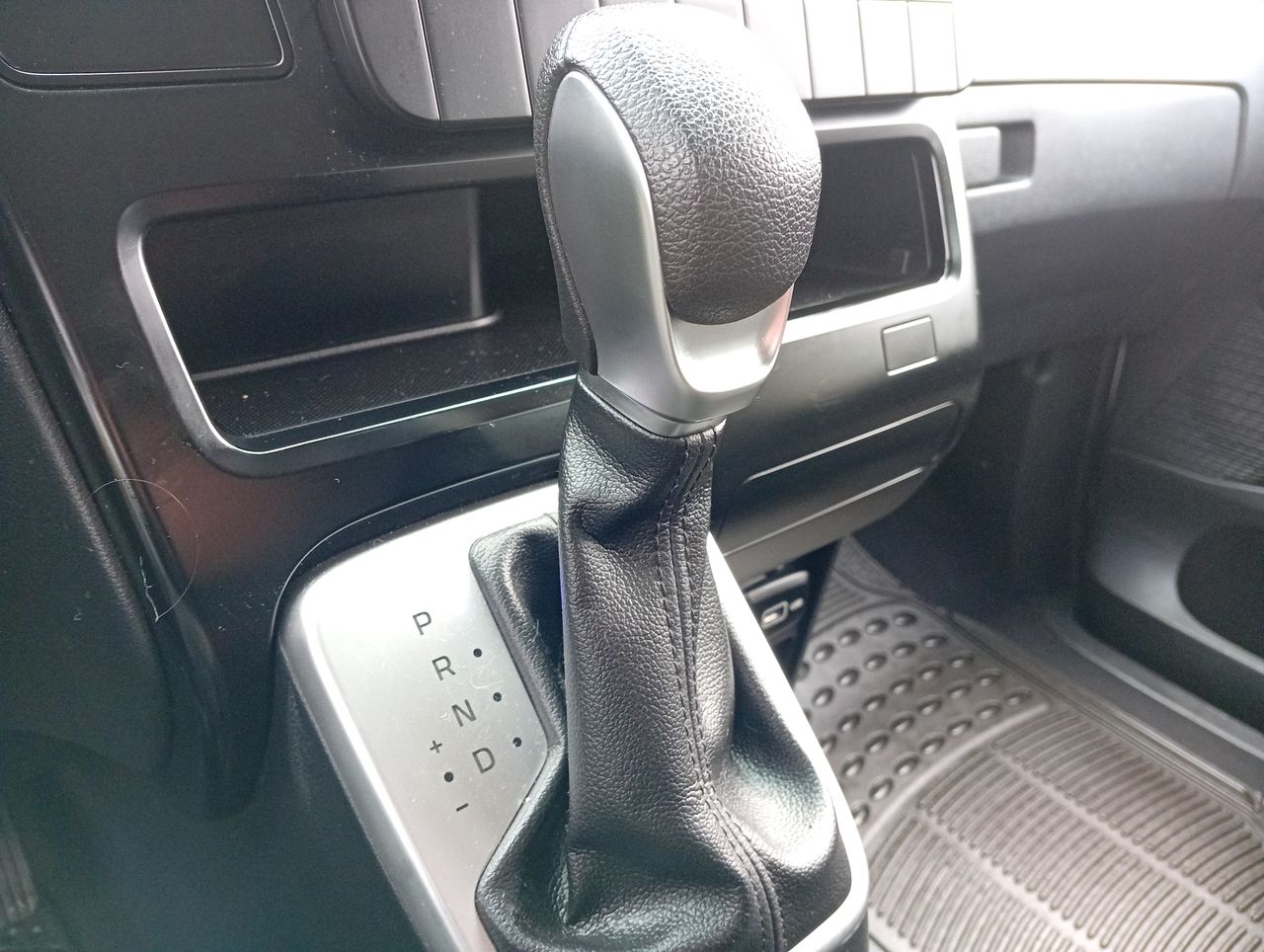 HYUNDAI - 22