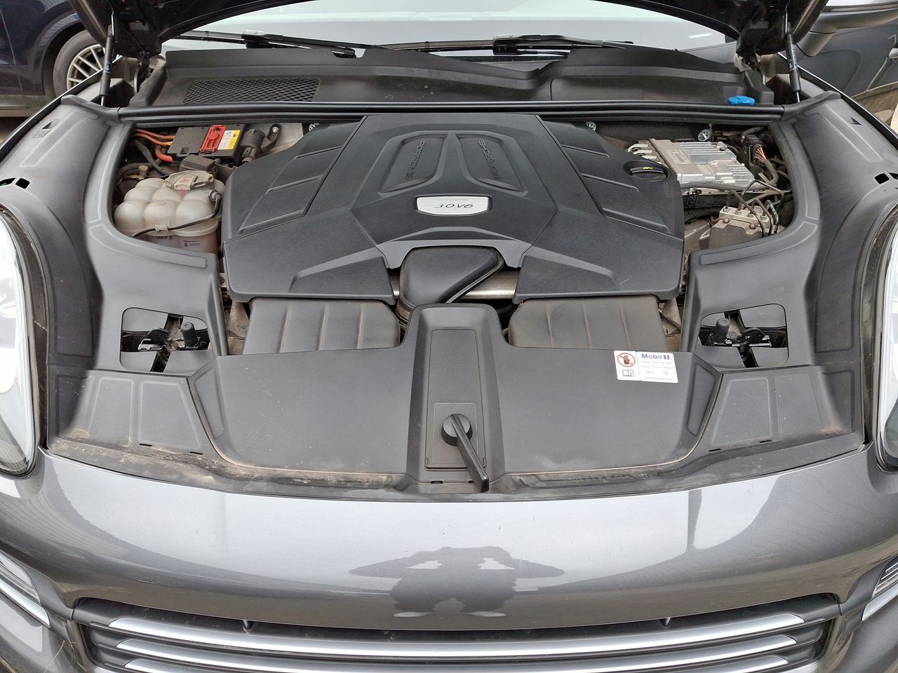 PORSCHE - 18