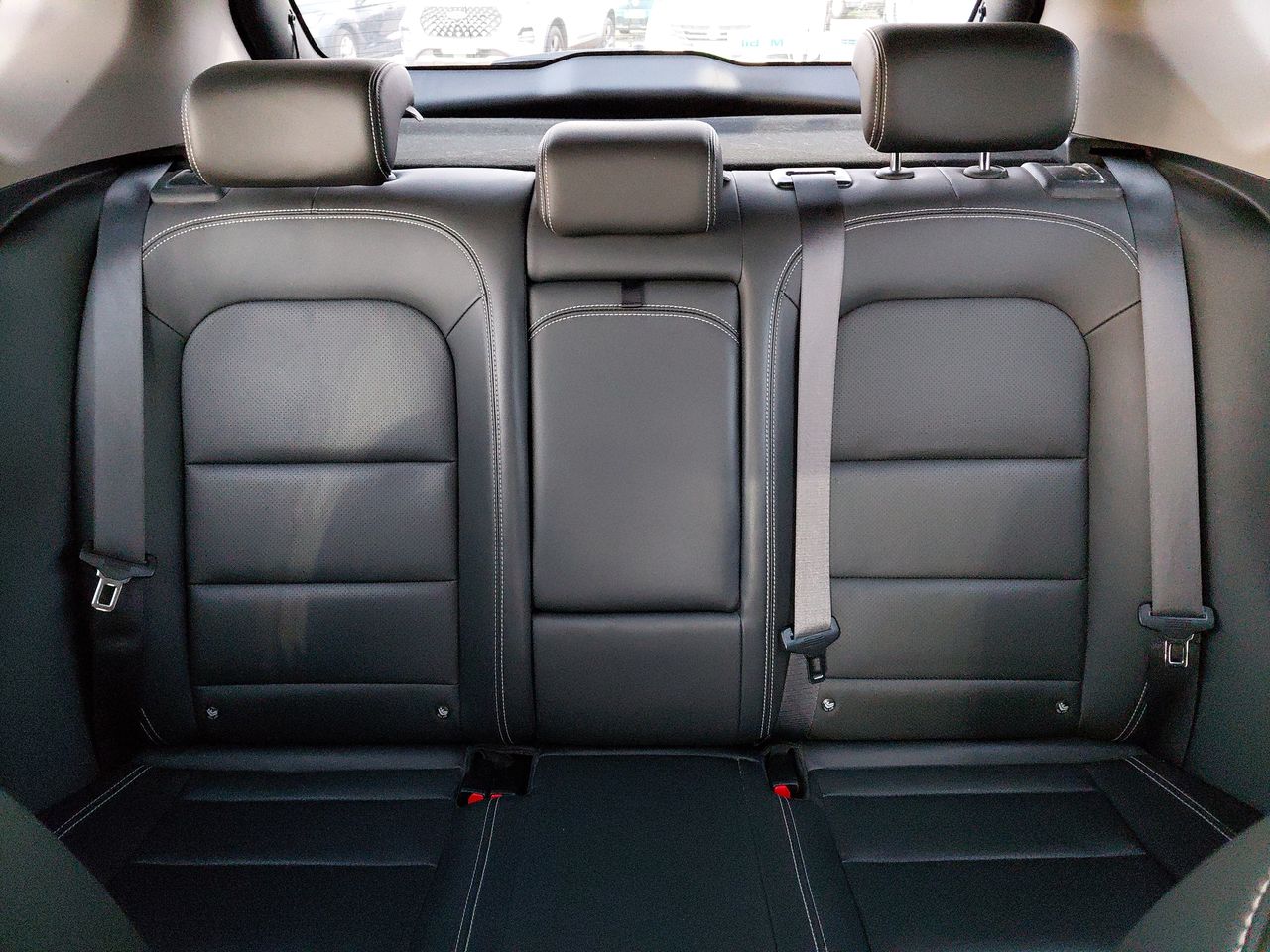 Geely Coolray — foto 26 de 27