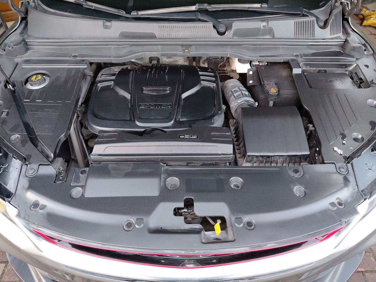 Geely Coolray — foto 9 de 27