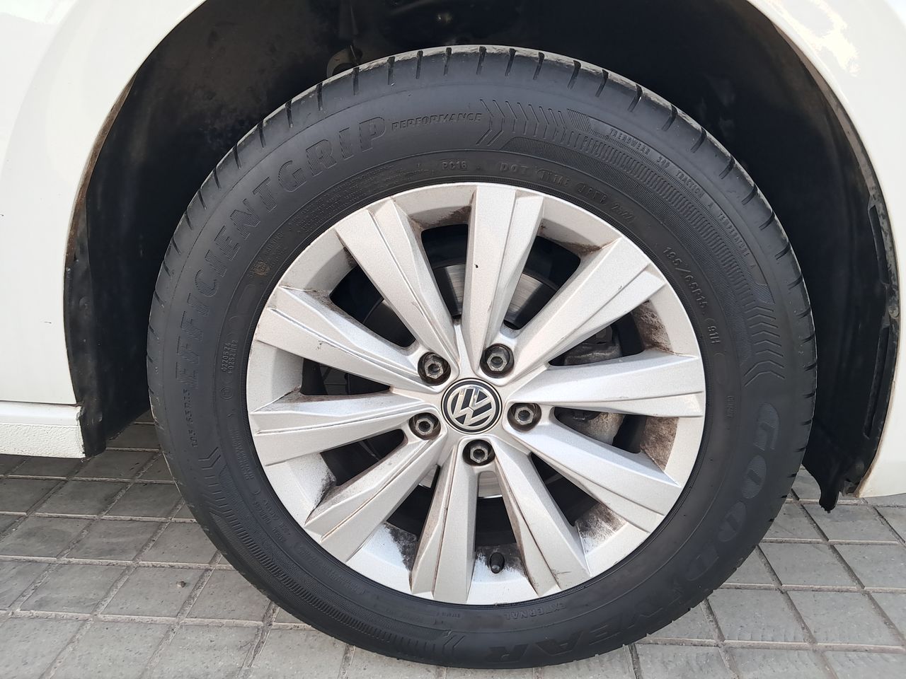 VOLKSWAGEN - 17