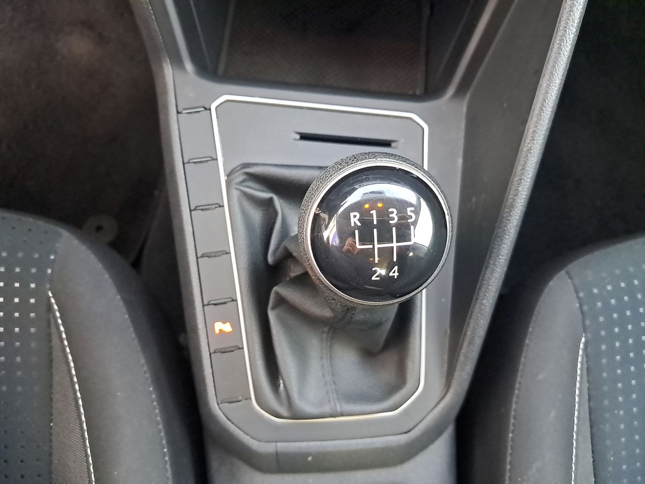VOLKSWAGEN - 29