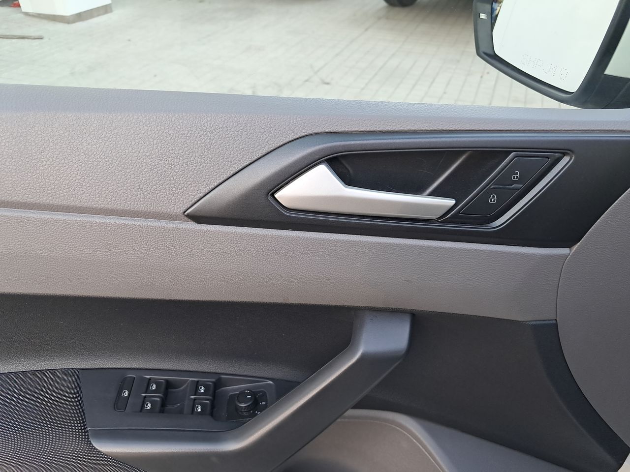 VOLKSWAGEN - 22