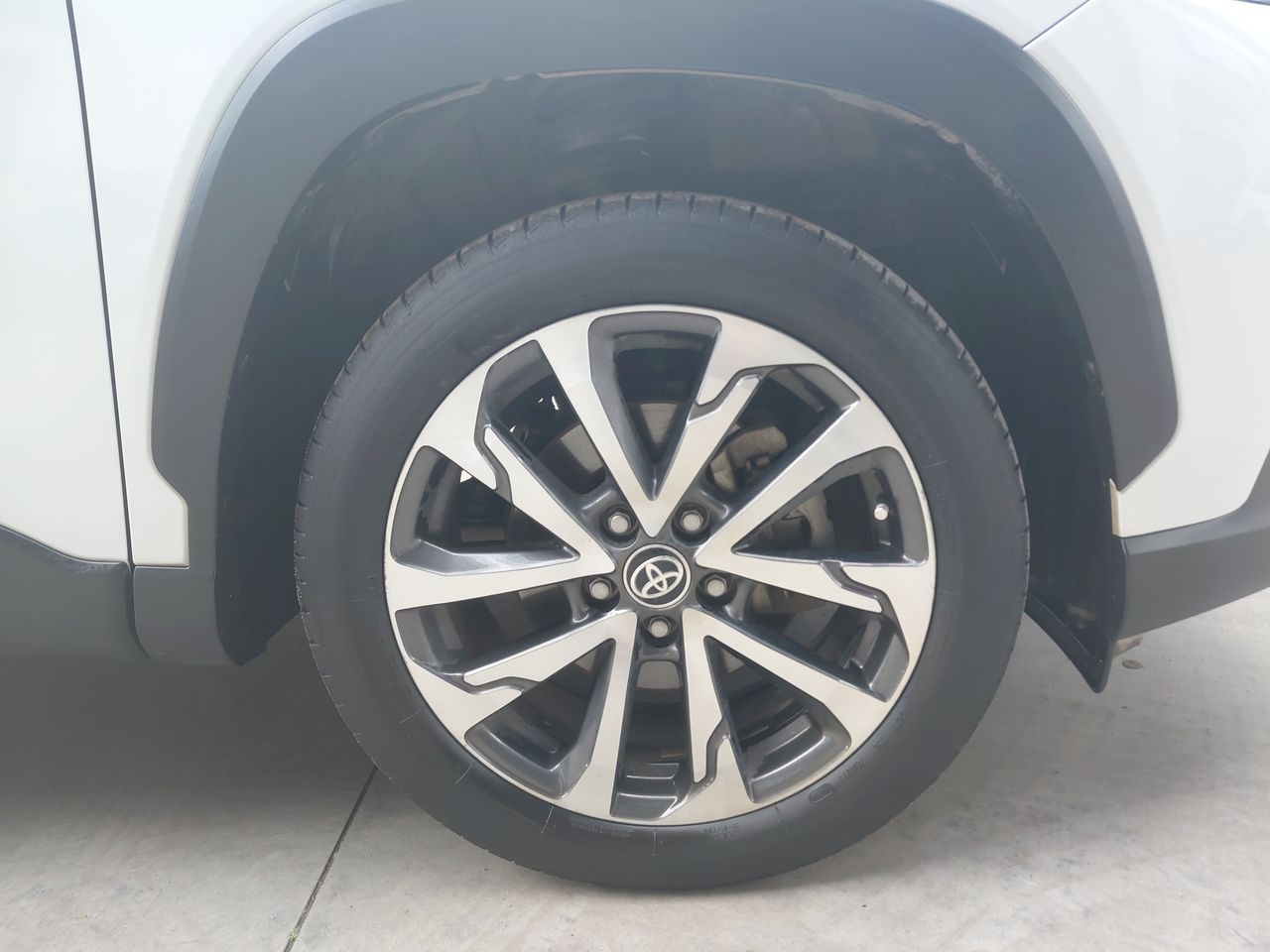 Toyota Corolla Cross — foto 18 de 34