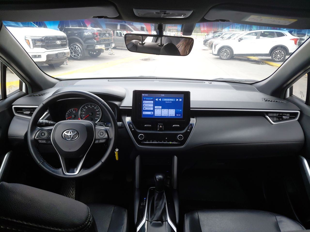 Toyota Corolla Cross — foto 32 de 34
