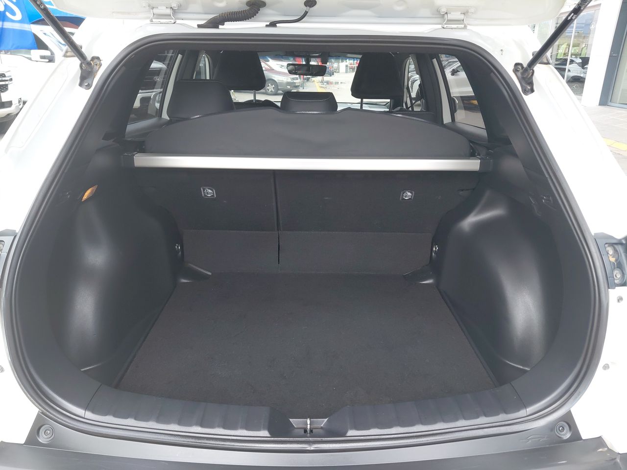 Toyota Corolla Cross — foto 22 de 34