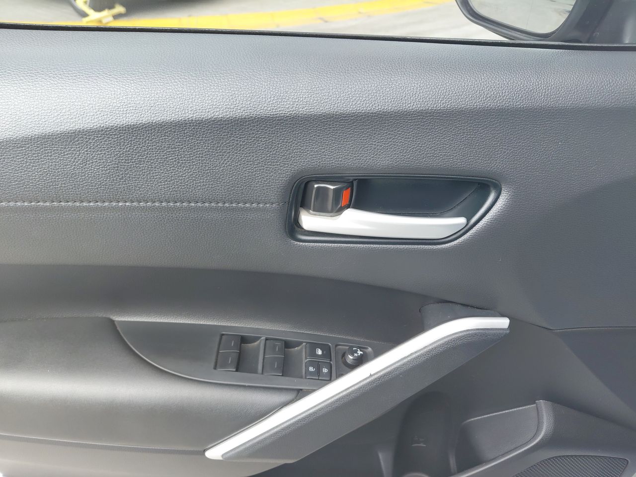 Toyota Corolla Cross — foto 23 de 34