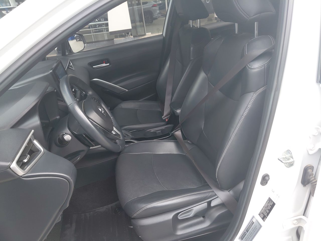 Toyota Corolla Cross — foto 24 de 34