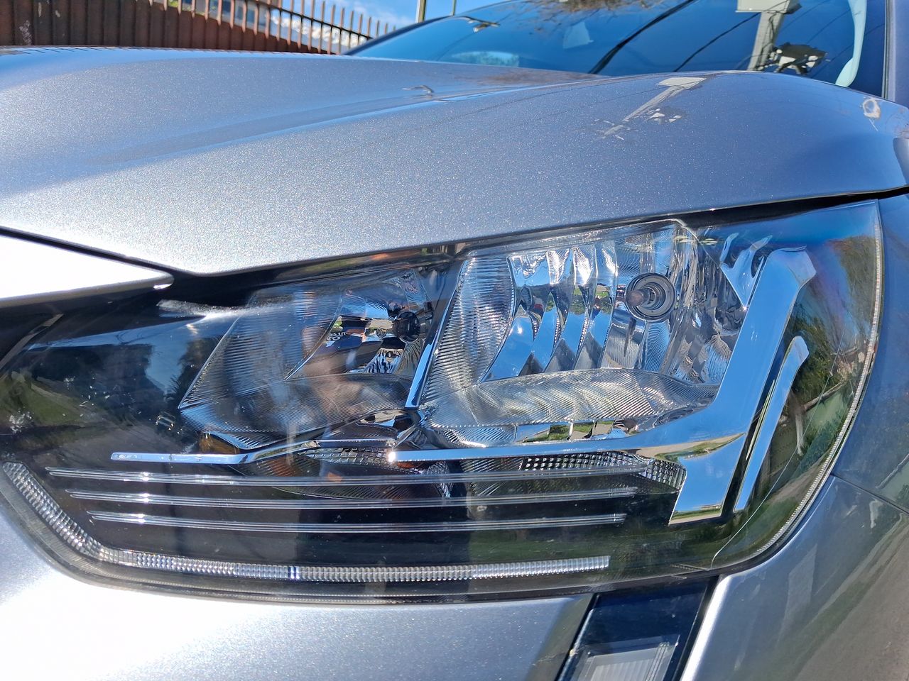 Peugeot 208 — foto 18 de 37