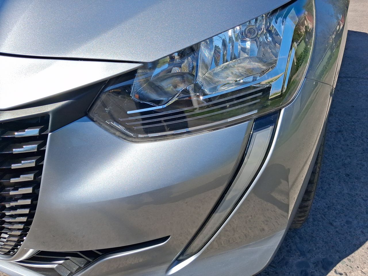 Peugeot 208 — foto 19 de 37