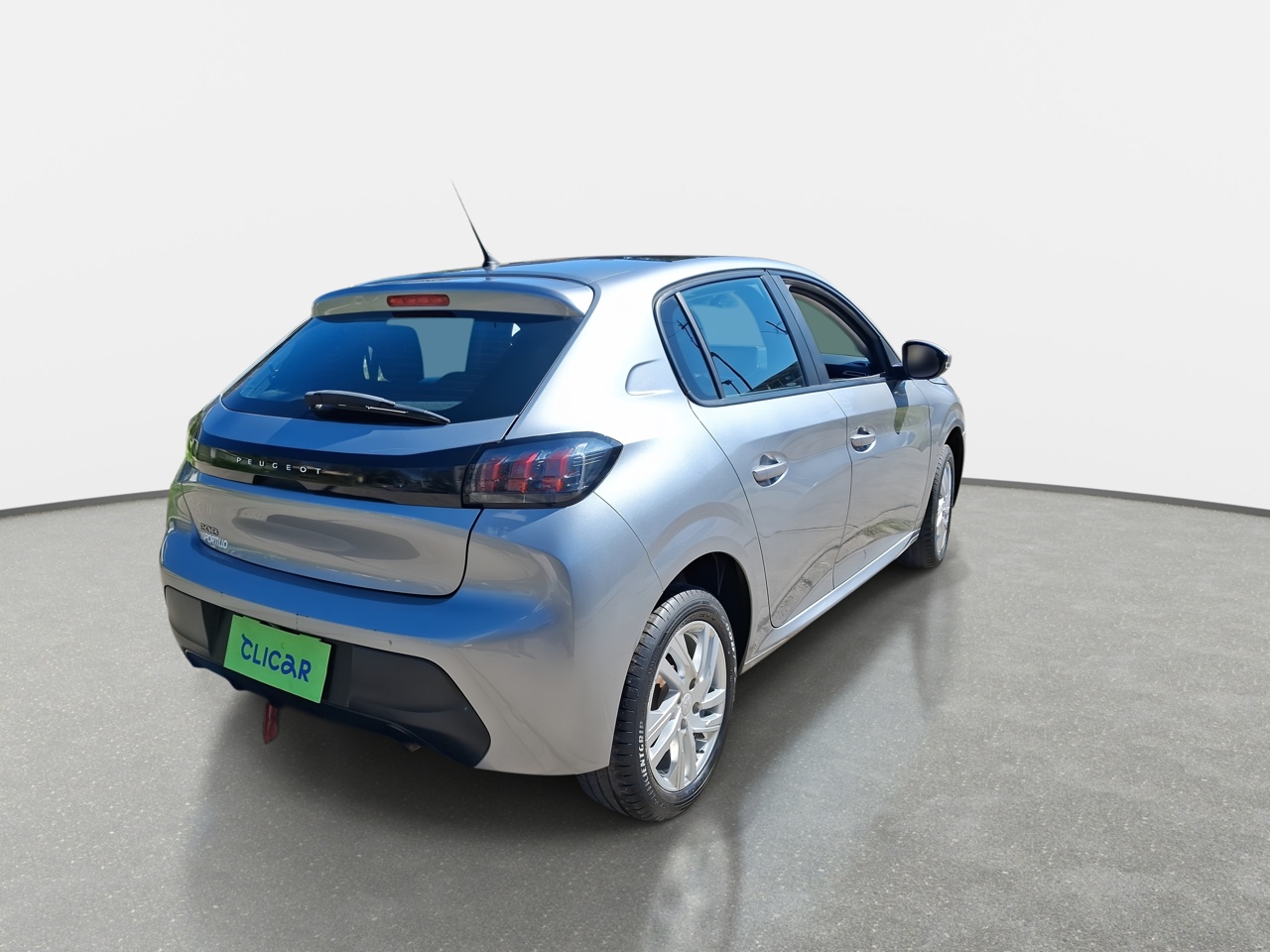Peugeot 208 — foto 8 de 37