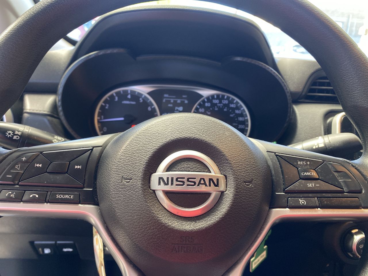 NISSAN - 24
