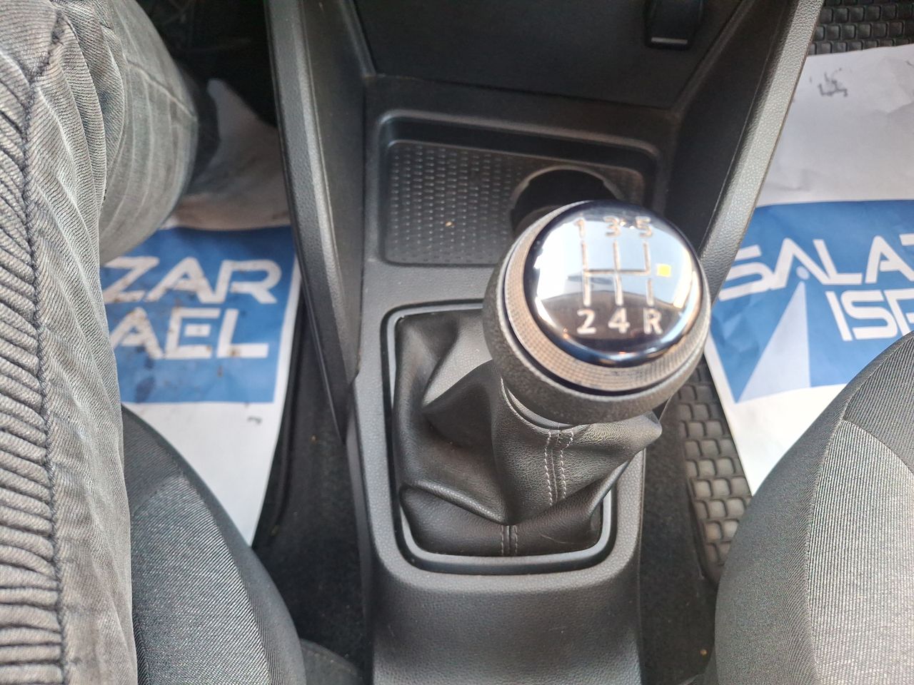 RENAULT - 28