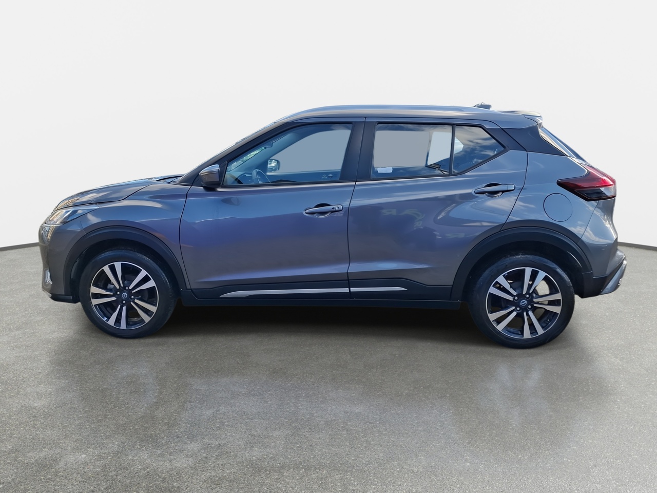 NISSAN - 4