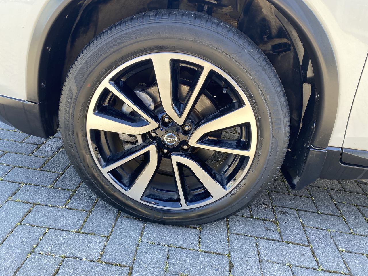 NISSAN - 17