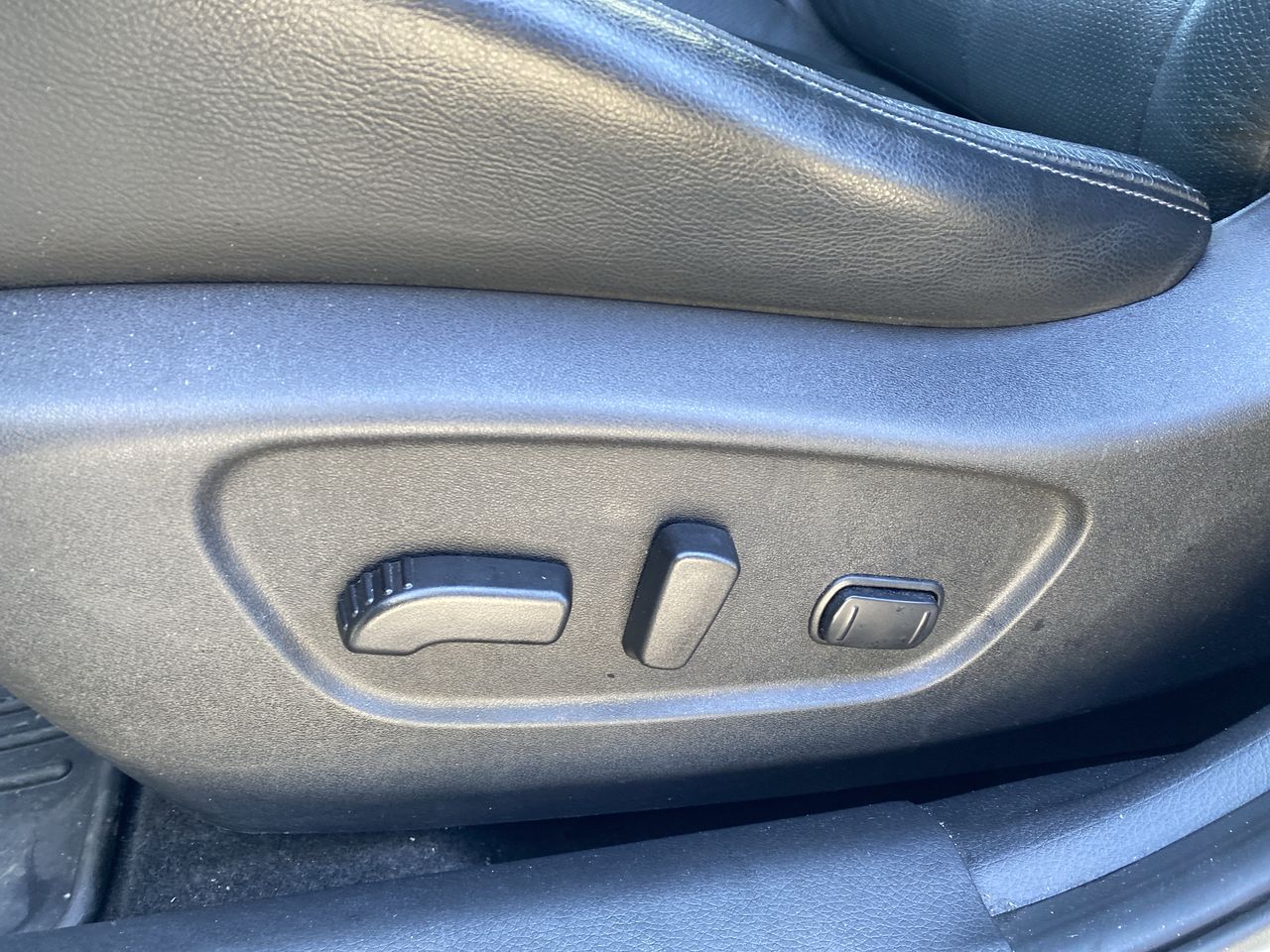 NISSAN - 23