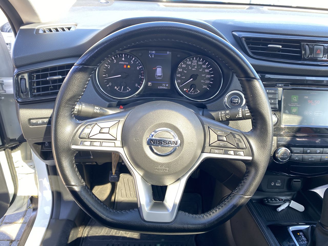 NISSAN - 25
