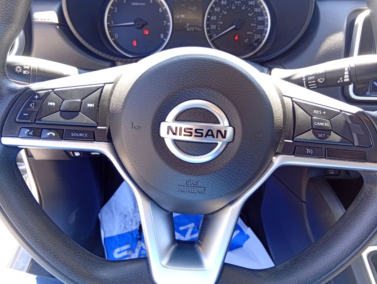 NISSAN - 23