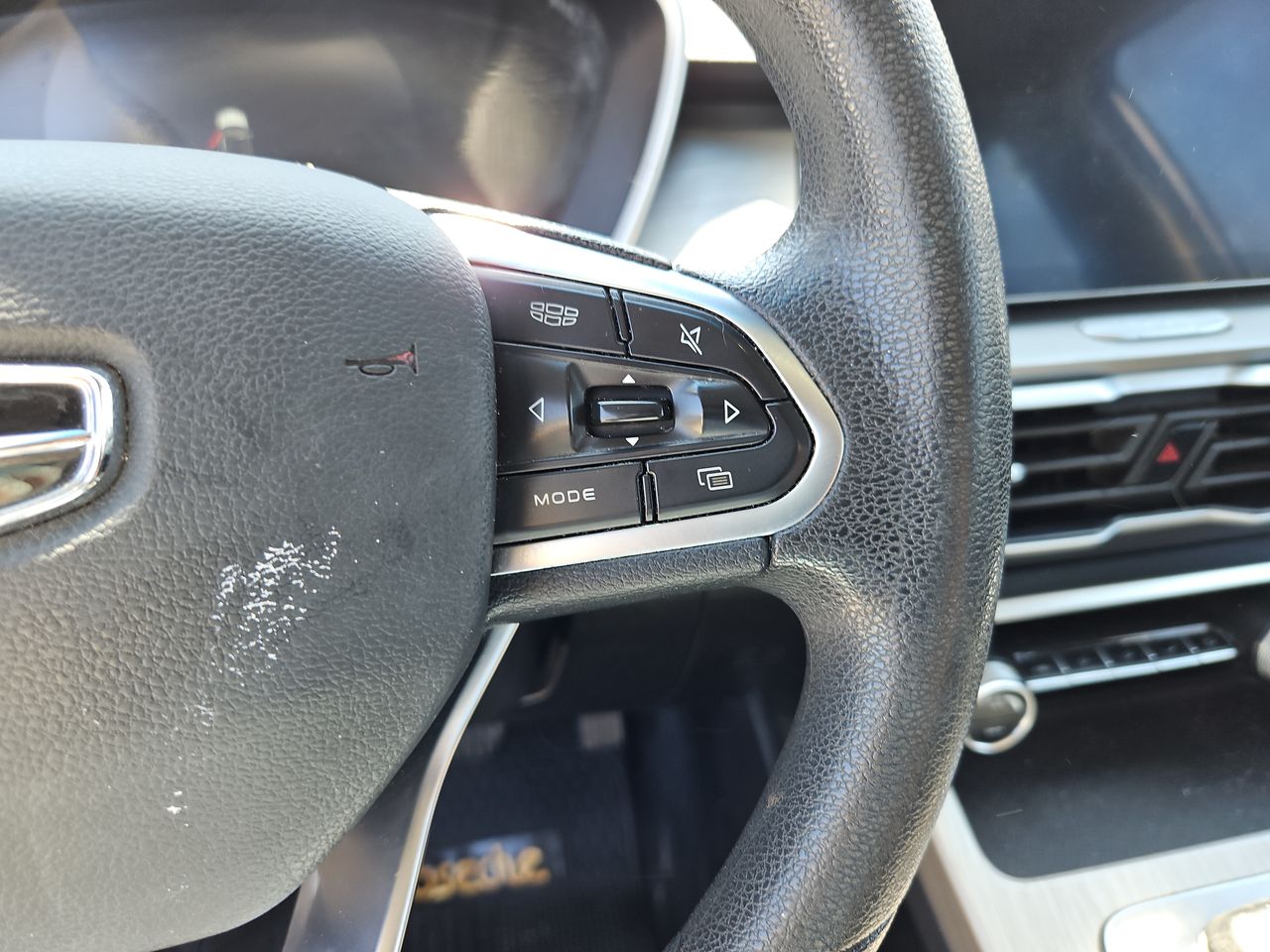 GEELY - 26