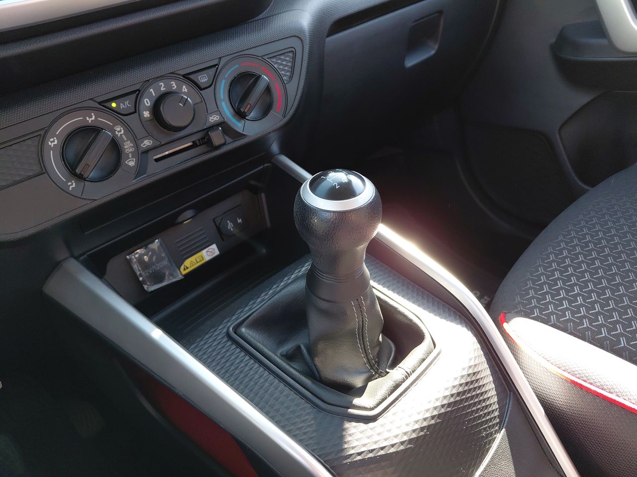 TOYOTA - 28